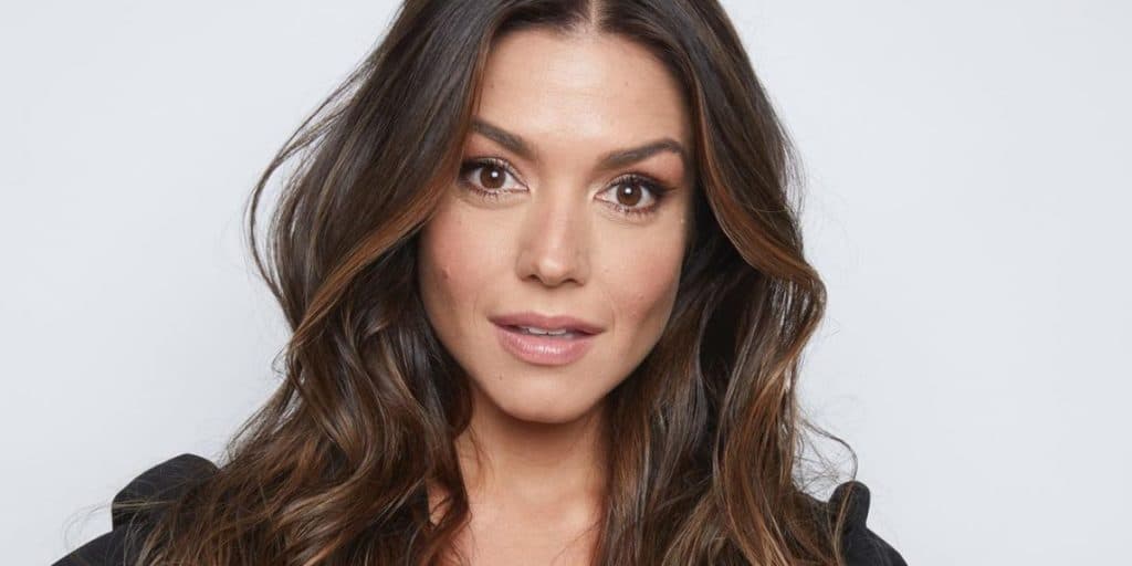 Thais Fersoza, após ver Teló assumir amor por cantor, surge com calcinha atolada e parte íntima escapa: "Só começando"