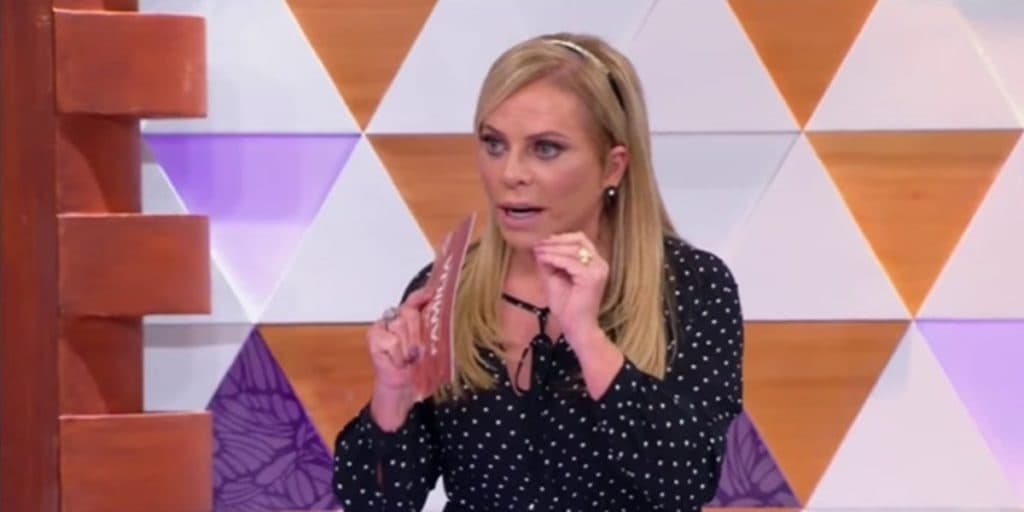 Christina Rocha para programa às pressas e convidado tira namorado do palco: "Me puxou"