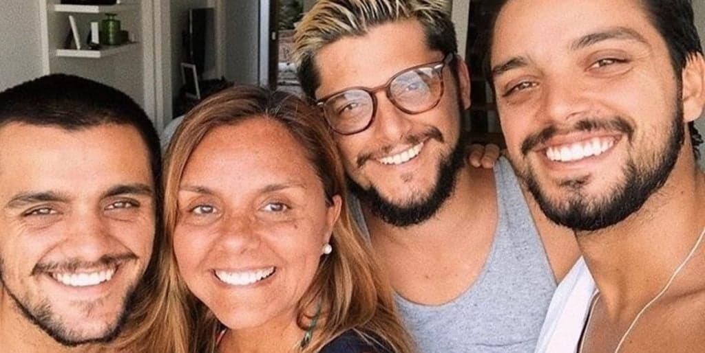 Mãe de trio de atores da Globo é internada com grave doença, tem estado de saúde divulgado e desabafa: "Medo"