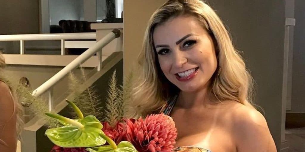 Andressa Urach, após transar com um cachorro, expõe que foi ameaçada de morte por Cristiano Ronaldo