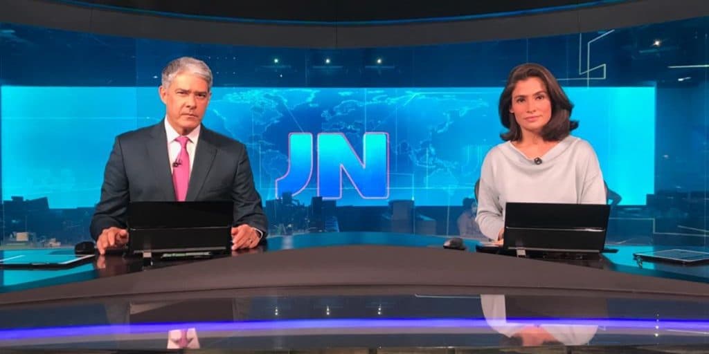 Estúdio do Jornal Nacional é invadido e Renata Vasconcellos e William Bonner são substituídos às pressas na Globo