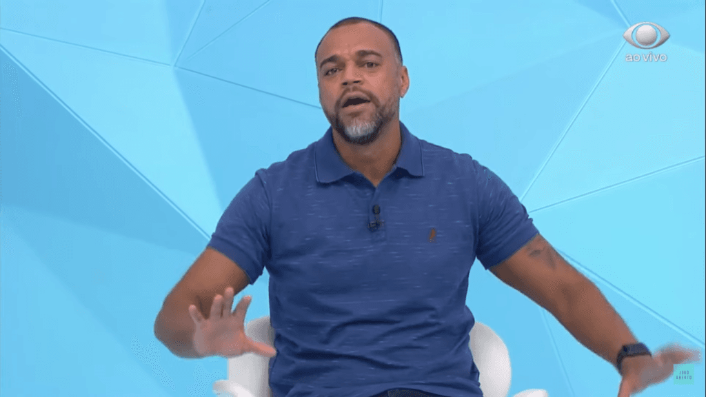 Denilson, após se envolver com Renata Fan em briga e caso parar na direção da Band, provoca: "Briguei com você"