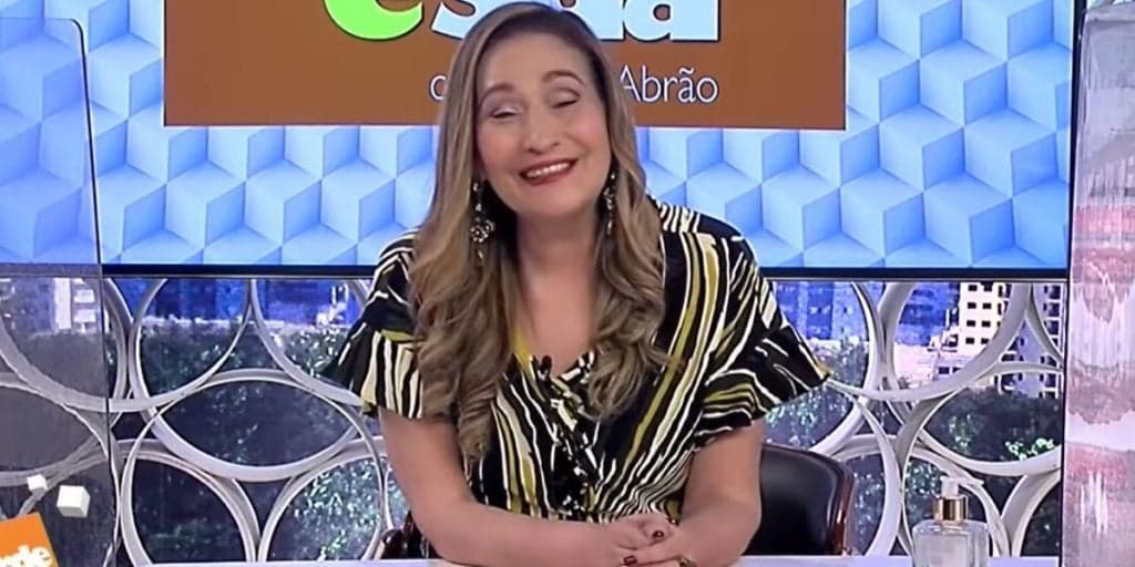 Sonia Abrão interrompe programa ao vivo, olha às câmeras e explode: "Gente, é difícil de engolir"