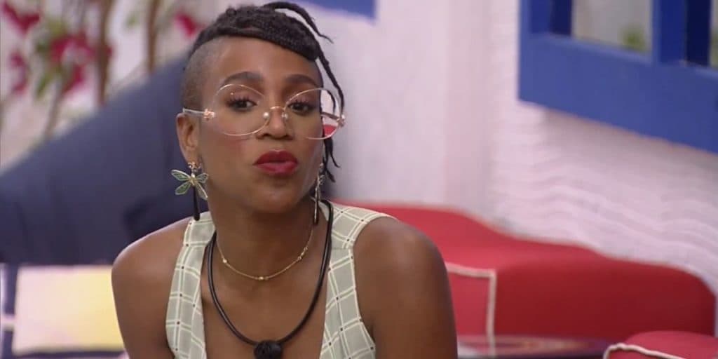 Karol Conká surta em momentos finais do BBB21, afirma estar definhando e clama para que tenha a cabeça cortada