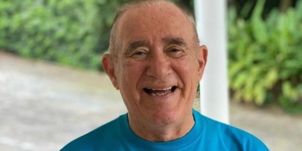 Renato Aragão usa rede social e faz grande desabafo: "Temos que ficar quietinhos"