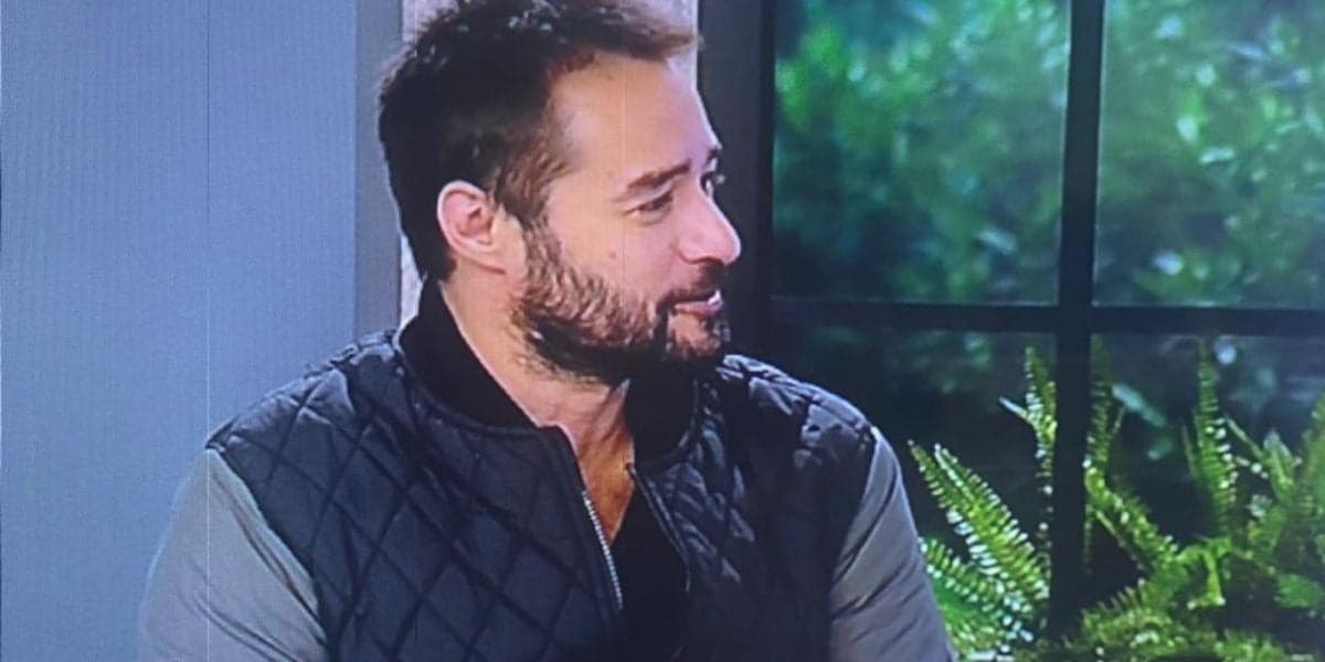 Alessandro Lo-Bianco na bancada do A Tarde é Sua (Foto: Reprodução) Alessandro Lo-Bianco na bancada do A Tarde é Sua (Foto: Reprodução)