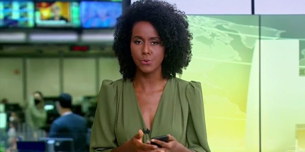 Maju, após tomar lugar de César Tralli, abre JH andando em direção às câmeras e detona recado: "Só pra lembrar"