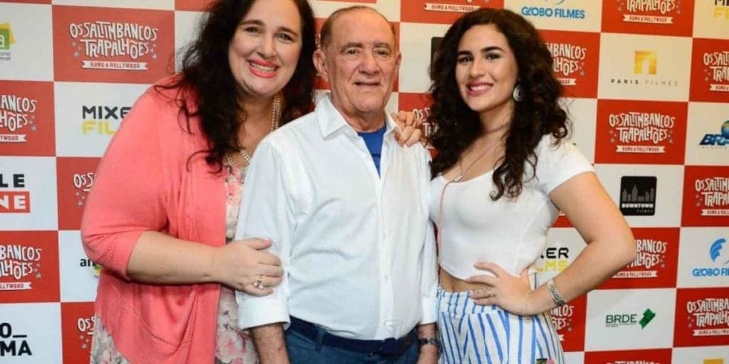 Após dura separação, esposa de Renato Aragão deixa recado público à filha e diz tudo que sente: "Alguém poderia"