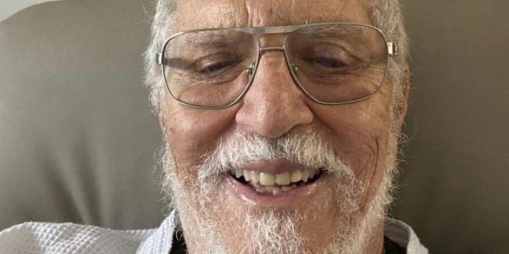 Carlos Alberto, após exame de câncer e doença na cabeça, é internado às pressas e relato cruel é devastador