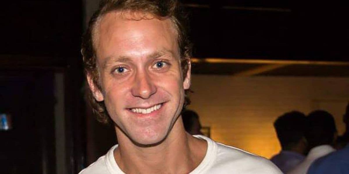 Sérgio Hondjakoff, eterno cabeção de Malhação, engordou 15kg e trabalhou como caixa de restaurante (Foto: Reprodução)