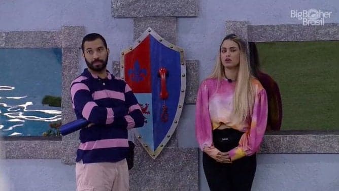BBB21: Sarah tenta abrir olho de Gil sobre Lumena e detona baiana: "Não vejo esse amorzinho que vocês veem"