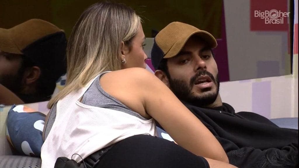 BBB21: Rodolffo dá palpite e manda Sarah se afastar de Lucas: "Vai ser a próxima"