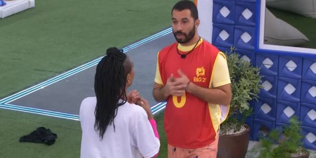 Gilberto sendo questionado por Karol Conká no BBB21 (Foto: Reprodução / Globo)
