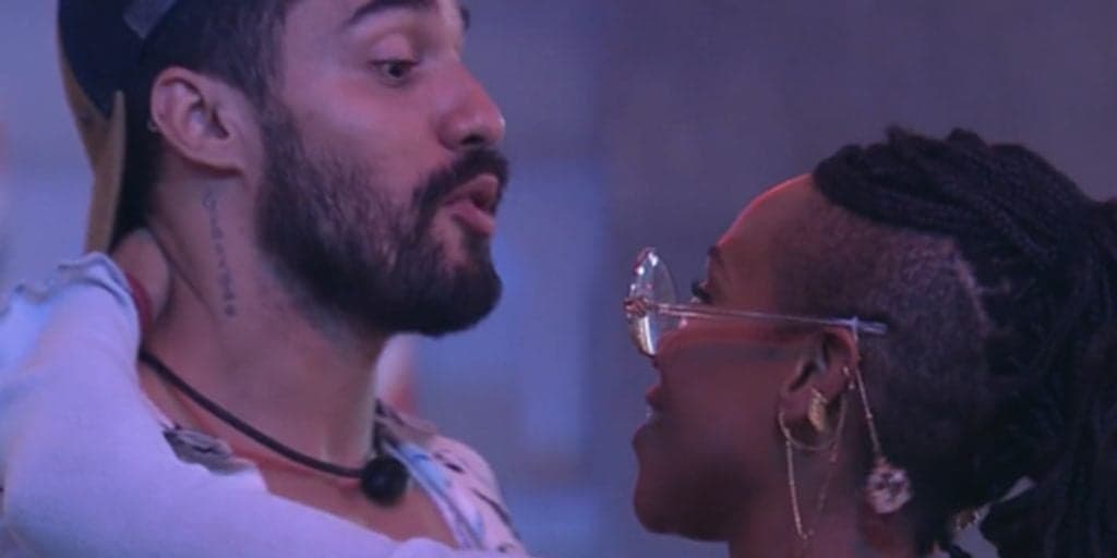Karol Conká explode, diz querer transar com Bil quando sair do BBB21 e rapaz foge que nem diabo da cruz