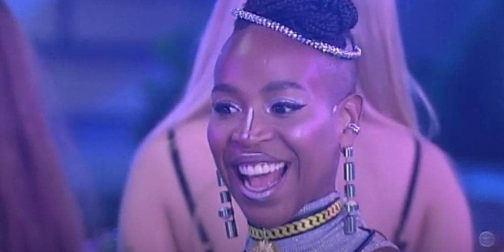 Karol Conká vai à dispensa no BBB21, enfia bebida onde não deve e massacra produção do programa: "É a festa da Juliette"