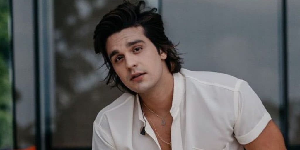 Novo affair? Luan Santana aparece de mãos dadas com loira após anunciar fim de noivado