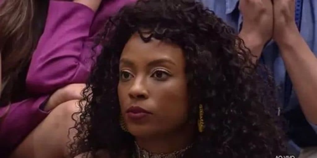 Lumena fica enlouquecida no BBB21, exige vibrador e vai à produção pedir item: "Eu preciso"