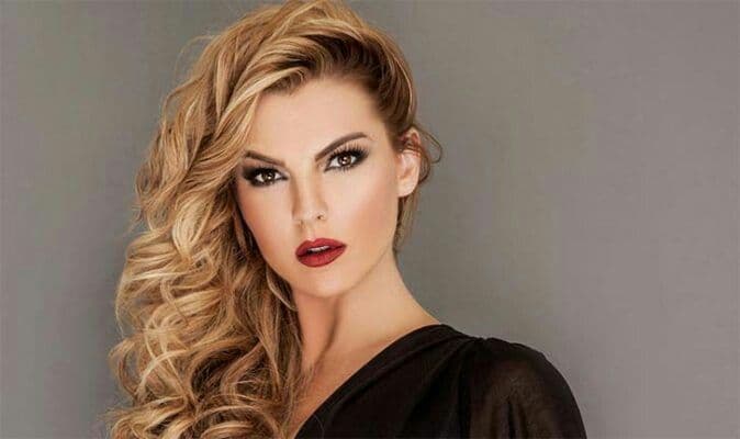 http://tvfoco.uai.com.br/wp-content/uploads/2015/05/Daniela-Mercury.jpg