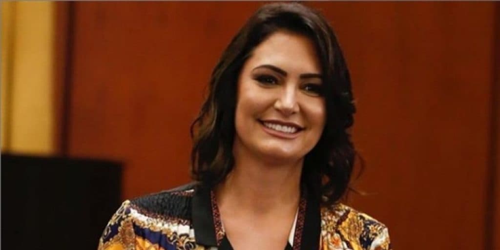 Michelle Bolsonaro tem foto íntima só de "fantasia" divulgada, após escancarar brochada de Bolsonaro: "Penne"