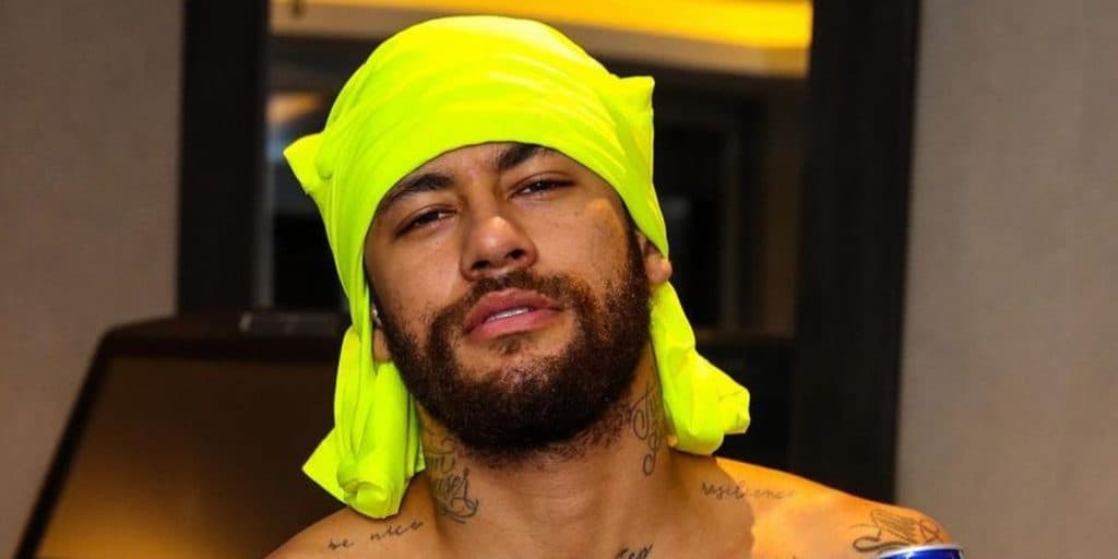 Neymar é exposto em rede nacional, após flagra de esfregação com homem e detona: "Vá pra casa do chapéu"
