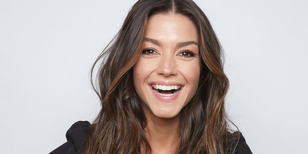 Thais Fersoza volta a falar de aceitação e mostra corpo real em fotos de biquíni: "Seja feliz com você"