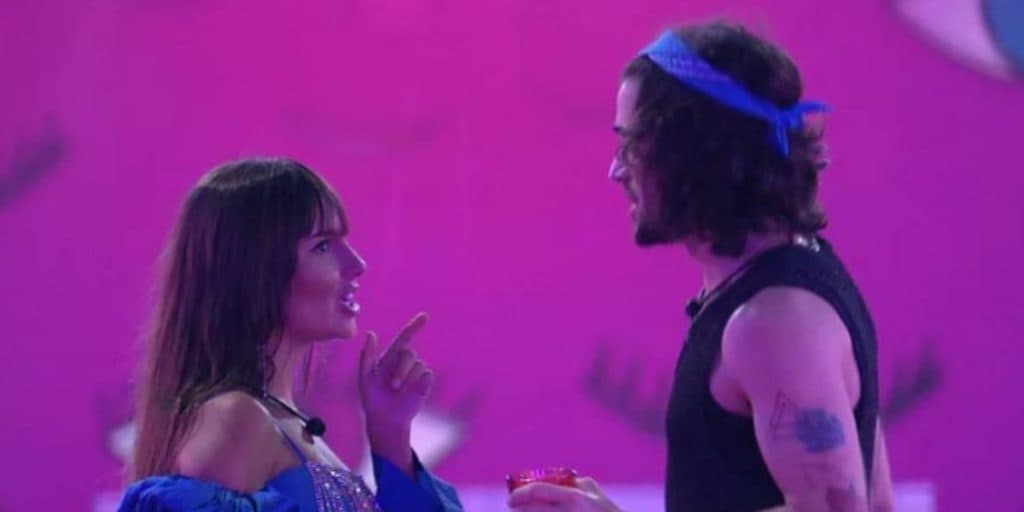 BBB 21: Thaís fica tomada de ciúmes após Fiuk se aproximar de Sarah e pede ajuda a sister: "Tô conseguindo disfarçar?"