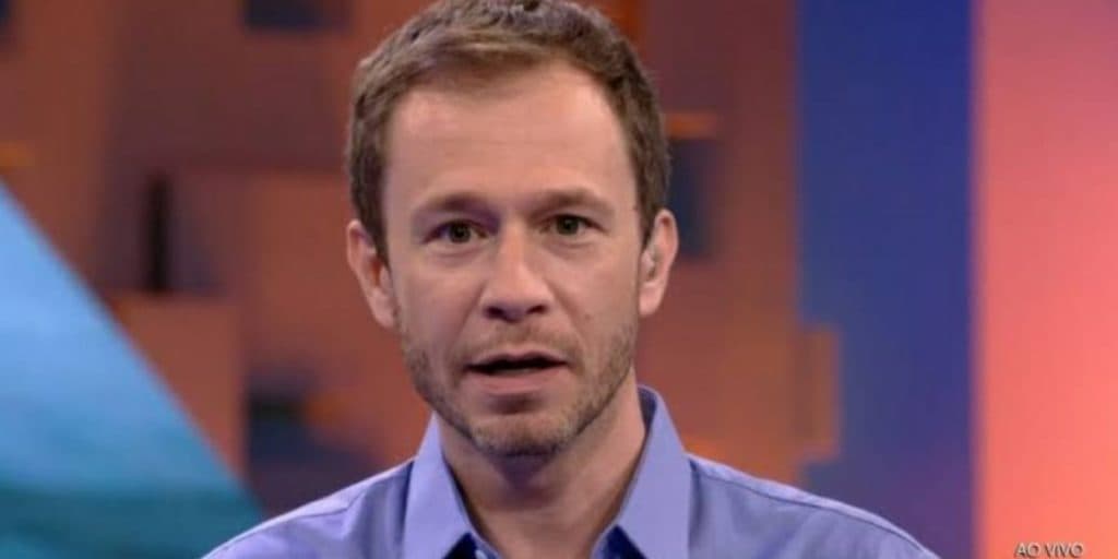 Tiago Leifert faz desabafo emocionado após Lucas abandonar o BBB21 e revela estado do participante: "Ele sai gigante"