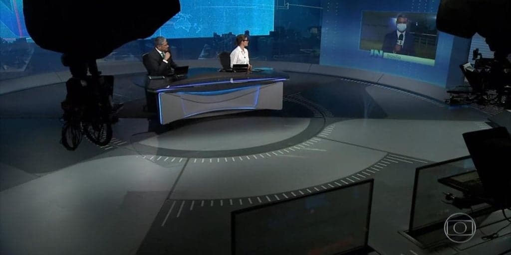 William Bonner invade grade da Globo, dá notícia de última hora e perde o controle ao vivo: “Eu vi”
