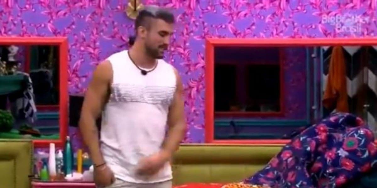 Arthur se descontrolou no "BBB" (Foto: Reprodução/TV Globo)