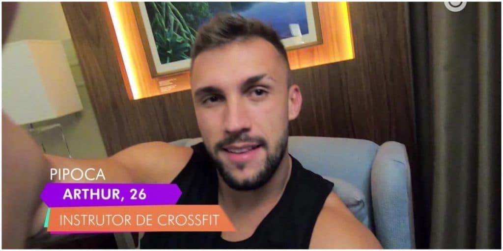 Gay do De Férias com o Ex expõe vídeo íntimo com Arthur do BBB21 e explode realidade: "Segredo"