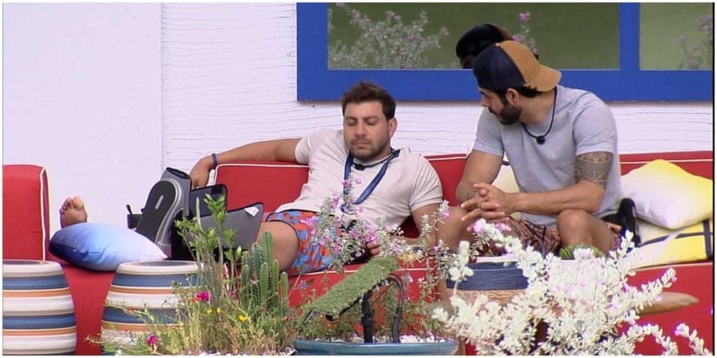 BBB21: Caio não se segura e  estraçalha atitude de brother: "Não dá para confiar nele"