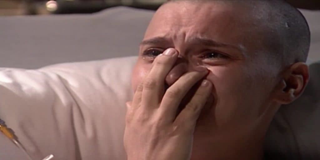 Laços de Família: No hospital, Camila recebe notícia assustadora, desaba e prevê o pior: "Não é possível"
