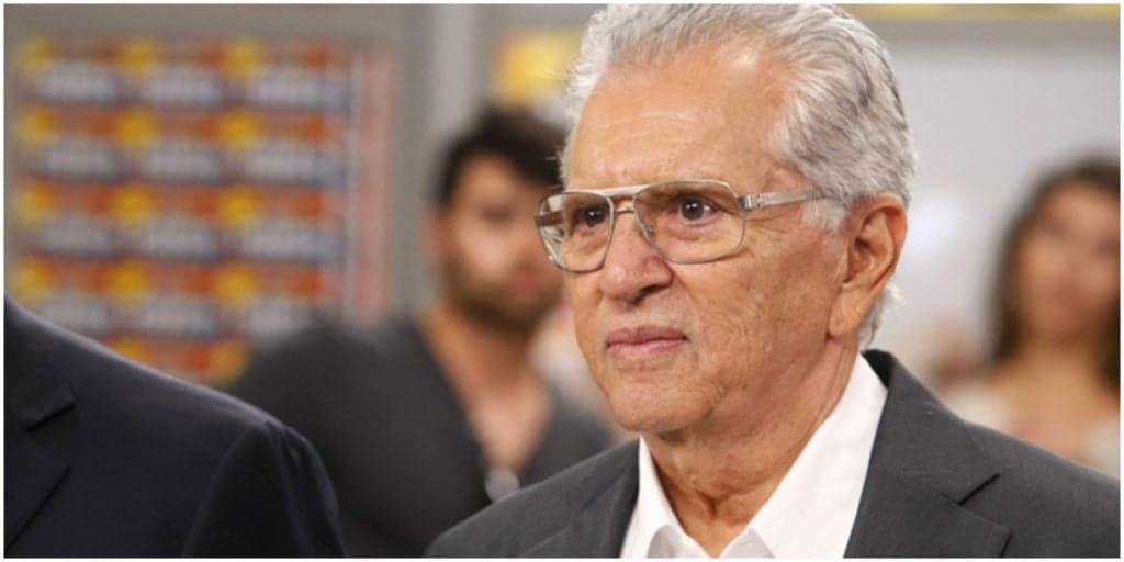 Carlos Alberto, após doença na cabeça e até exame para câncer, é internado às pressas e confirma:  “Em tratamento”