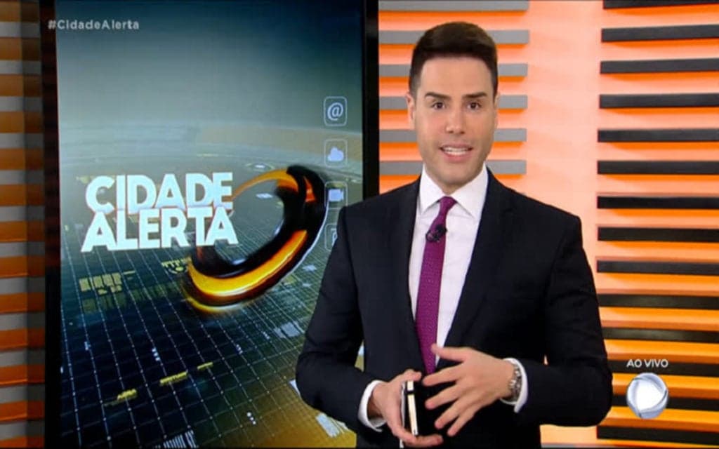 Luiz Bacci, após enfrentar maldição na Record, para programa ao vivo e detona bomba: "No colo do capeta"