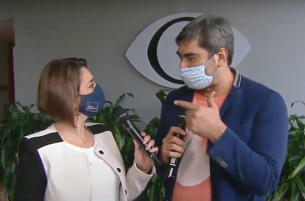 Catia Fonseca invade sala de controle na Band, Zeca Camargo entra na transmissão e faz comunicado: "Acho engraçado"