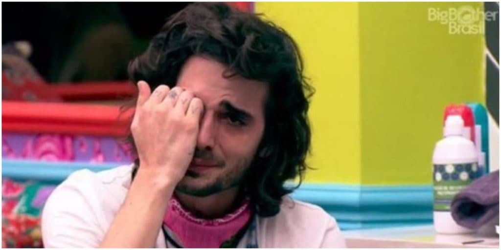 Fiuk faz pedido absurdo a Tiago Leifert, leva esporro daqueles e detona: "Preconceito"