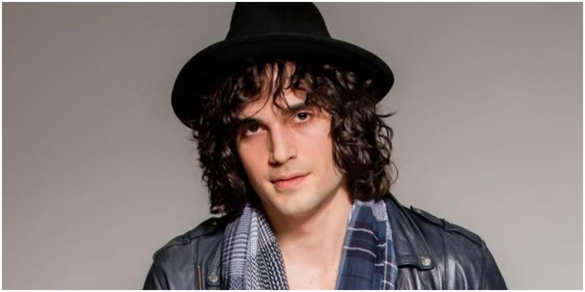 O brother, irmão de Cléo Pires, conversa com Thaís 