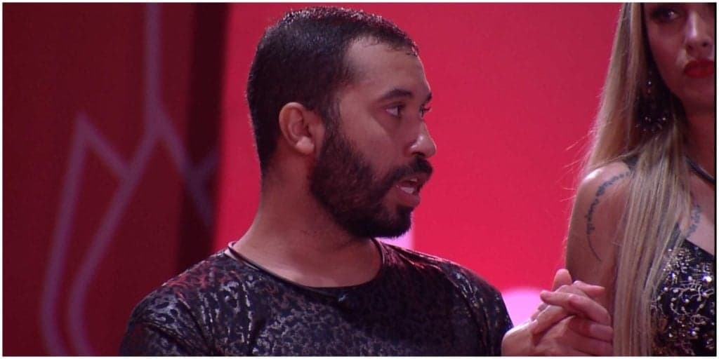 Gilberto é possuído, enlouquece em festa do BBB21 e revela segredo sexual: "Eu gosto"