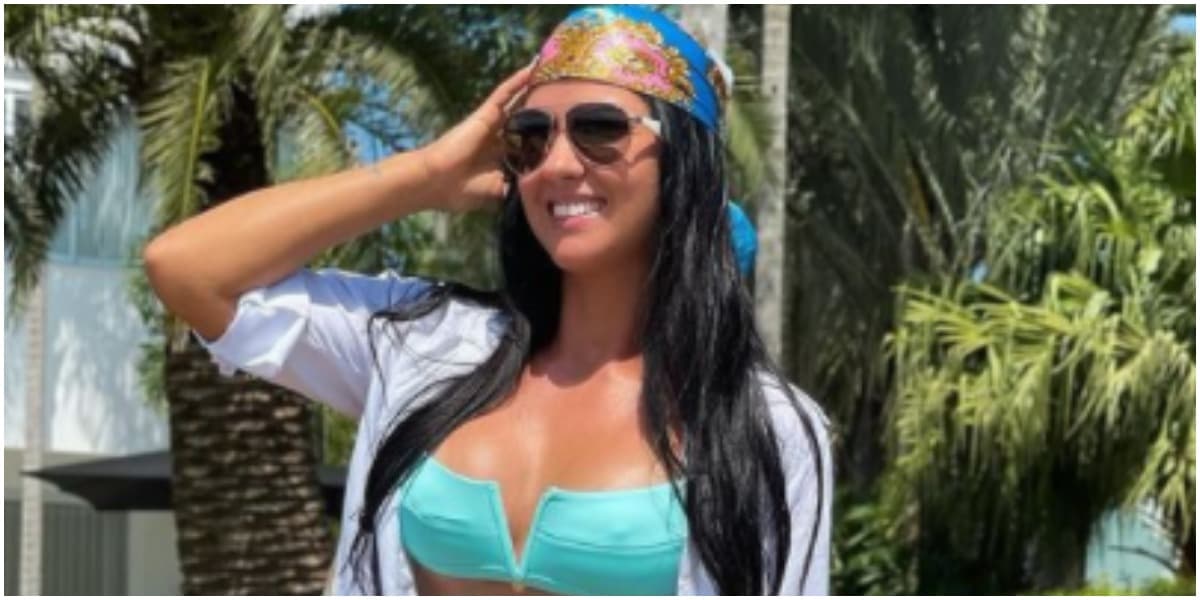 Graciele Lacerda usou as redes sociais para expor uma foto e a barriguinha deu o que falar (Foto: Reprodução) Graciele Lacerda usou as redes sociais para expor uma foto e a barriguinha deu o que falar (Foto: Reprodução)