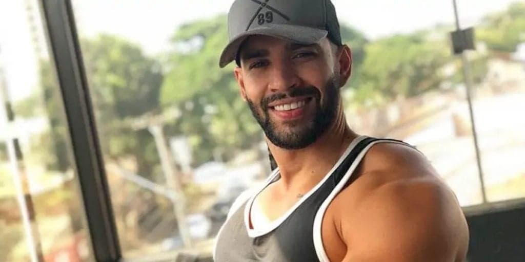 Gusttavo Lima, após volta com Andressa Suita, surge magro e com visual fora do comum: "Estranho"