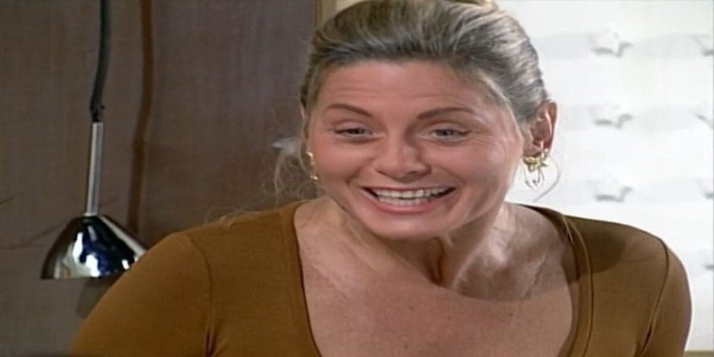 Laços de Família: No caos, Helena fica estarrecida com resultado de notícia bomba