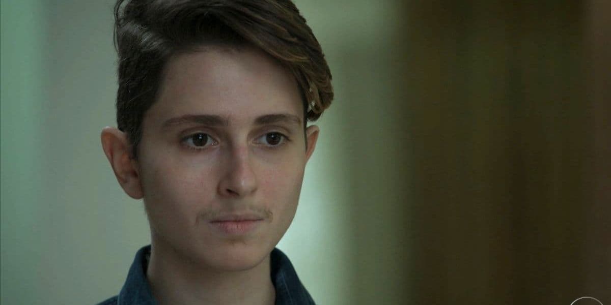 Ivan, menino trans, em cena de A Força do Querer
