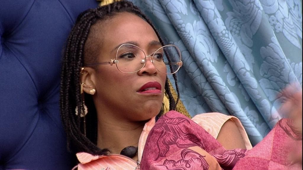 BBB21: Karol tem novo surto por causa de Carla, expõe atriz de vez e revela: “Me chamar de macaca”