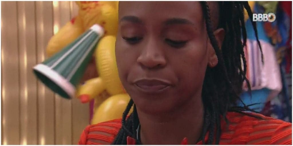 Karol bate o martelo, após pedir segurança e assessor, e exige saída às pressas do BBB21: "Não tem paz aqui"