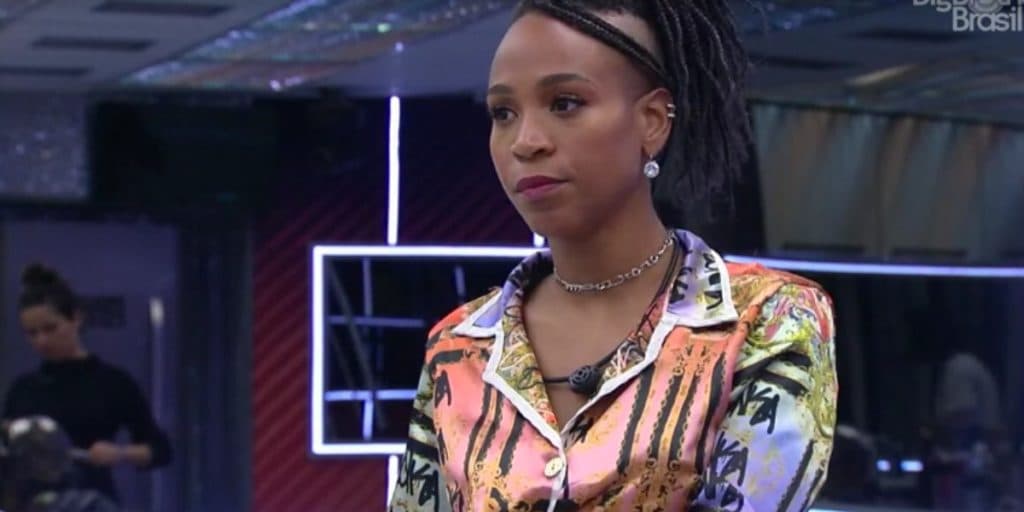 Karol Conká surta com vitória de Sarah e inventa fala que nunca existiu no BBB21: "Ela deu a palavra dela para mim"