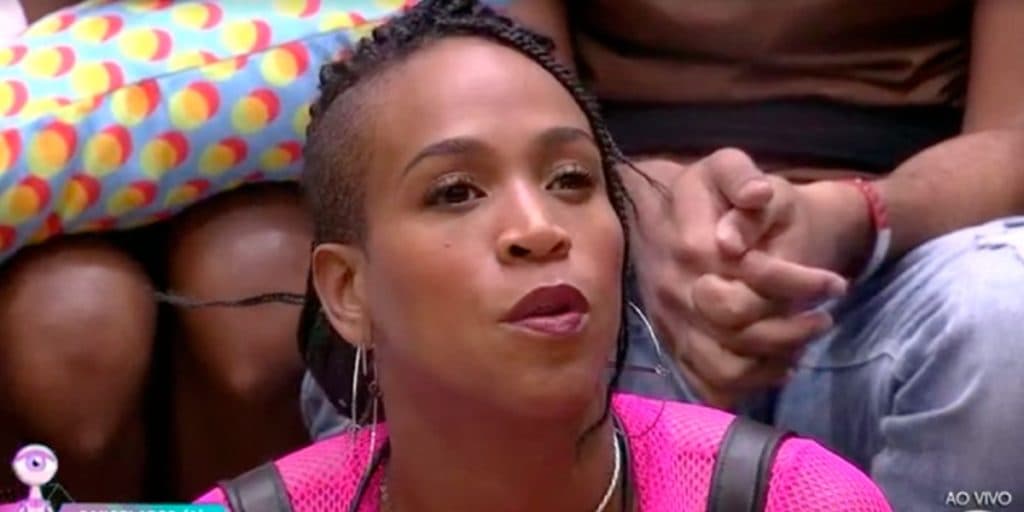 Karol Conká paga de santinha após sair do BBB21, esnoba cancelamento e faz pedido: "Respeitar"