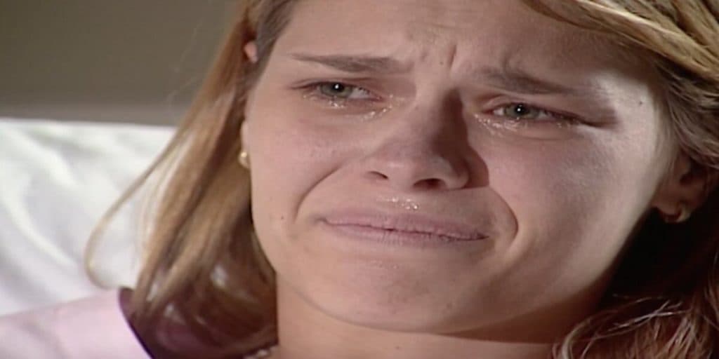 Laços de Família - Chão de Camila é arrancado com decreto de morte: "Leucemia"