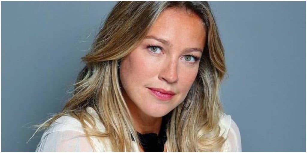 Luana Piovani é surpreendida com buquê de rosas e encanta o público: "Vem, casório"