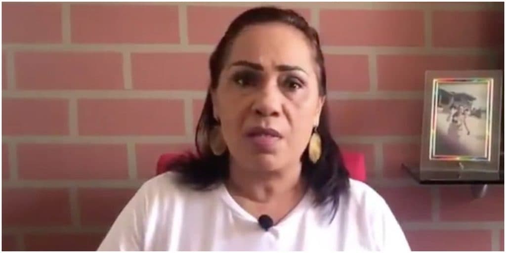 Mãe de Gilberto surta e aparece aos berros em vídeo detonando Karol Conká: "Pilantra e sebosa"