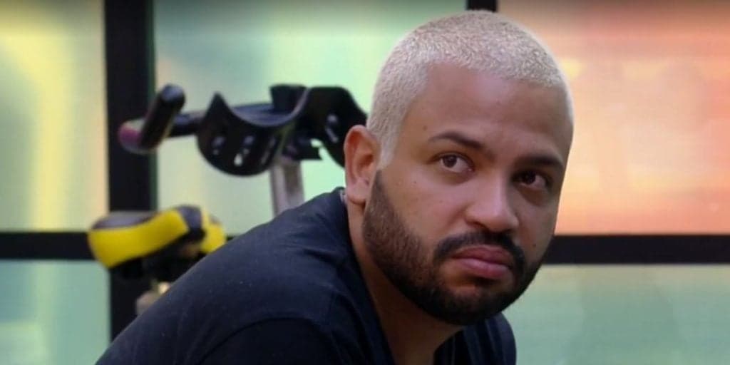 BBB21: Projota paga de falsão, estraçalha Nego Di e torce pela eliminação do 'amigo': "Fora"